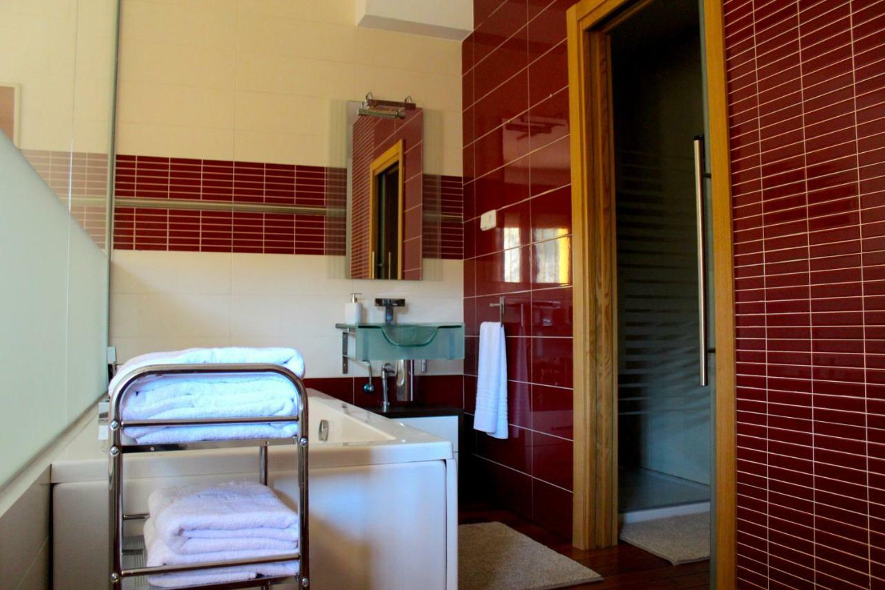 Casa rural Laguna de Uña Exterior foto